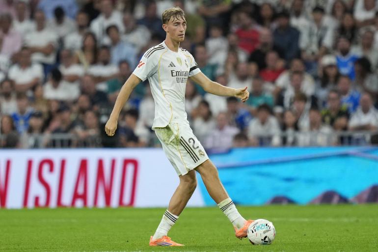 Foi Mourinho que lançou Dean Huijsen na Roma e o jovem central será carta no baralho do português - Foto: IMAGO