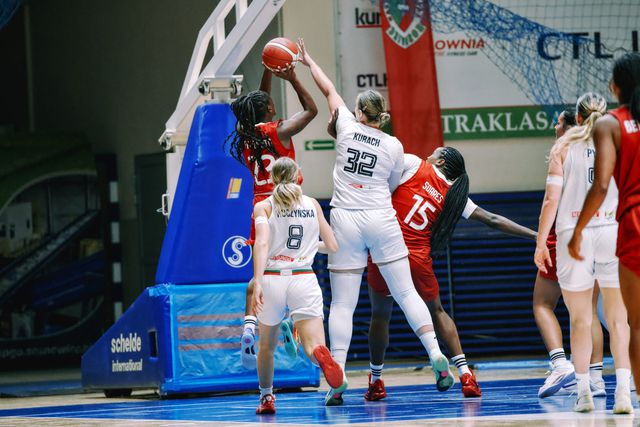 Benfica perdeu por 63-73. Foto: FIBA