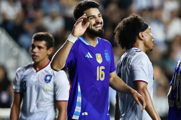 Flaco López: o filho de pescador que já assiste na seleção principal argentina