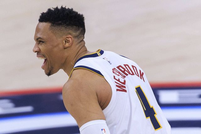 Russell Westbrook chega finalmente a acordo para continuar na NBA