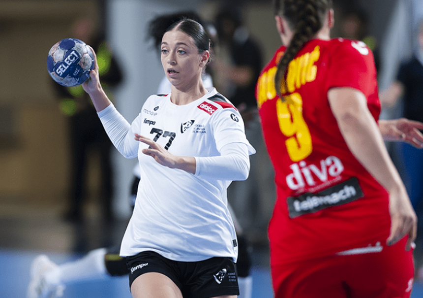 Portugal perdeu por 29-22 frente ao Montenegro. Foto: HF Montenegro