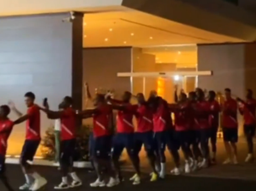 Jogadores do Suriname juntaram-se à festa