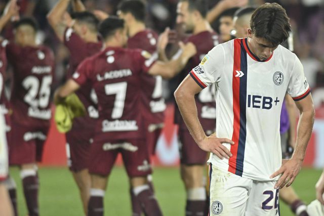 Lanus festeja triunfo sobre o San Lorenzo na liga argentina