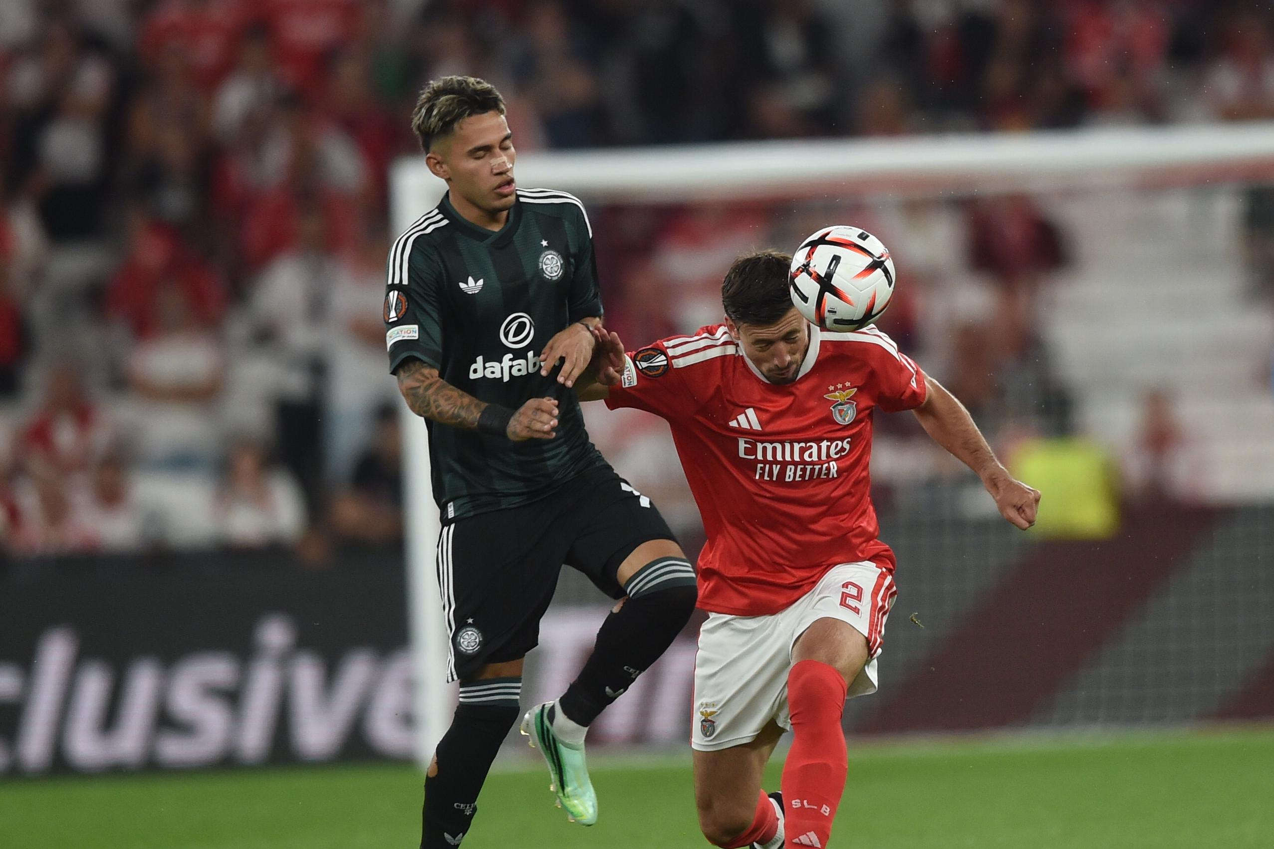 Camilo Durán e Lenglet, respetivamente avançado do Celtic e central do Benfica (foto: Imago)