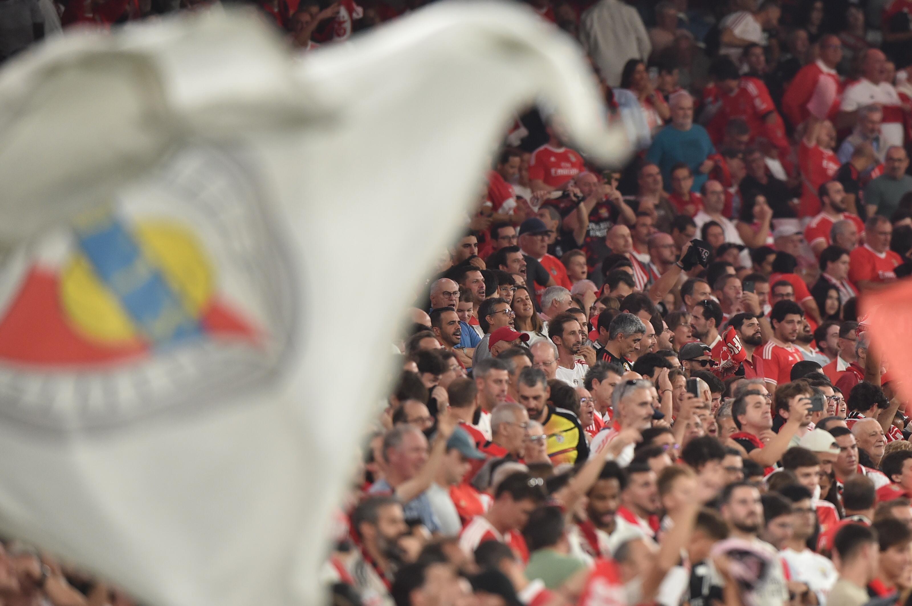 A festa dos adeptos do Benfica. Foto Miguel Nunes