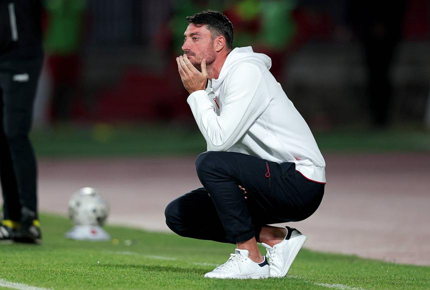 Albert Riera, treinador do Estrela Vermelha