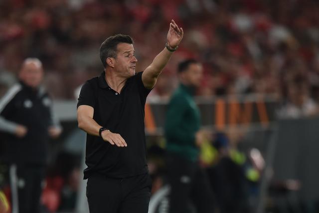 Marco Silva dá indicações. Foto Miguel Nunes