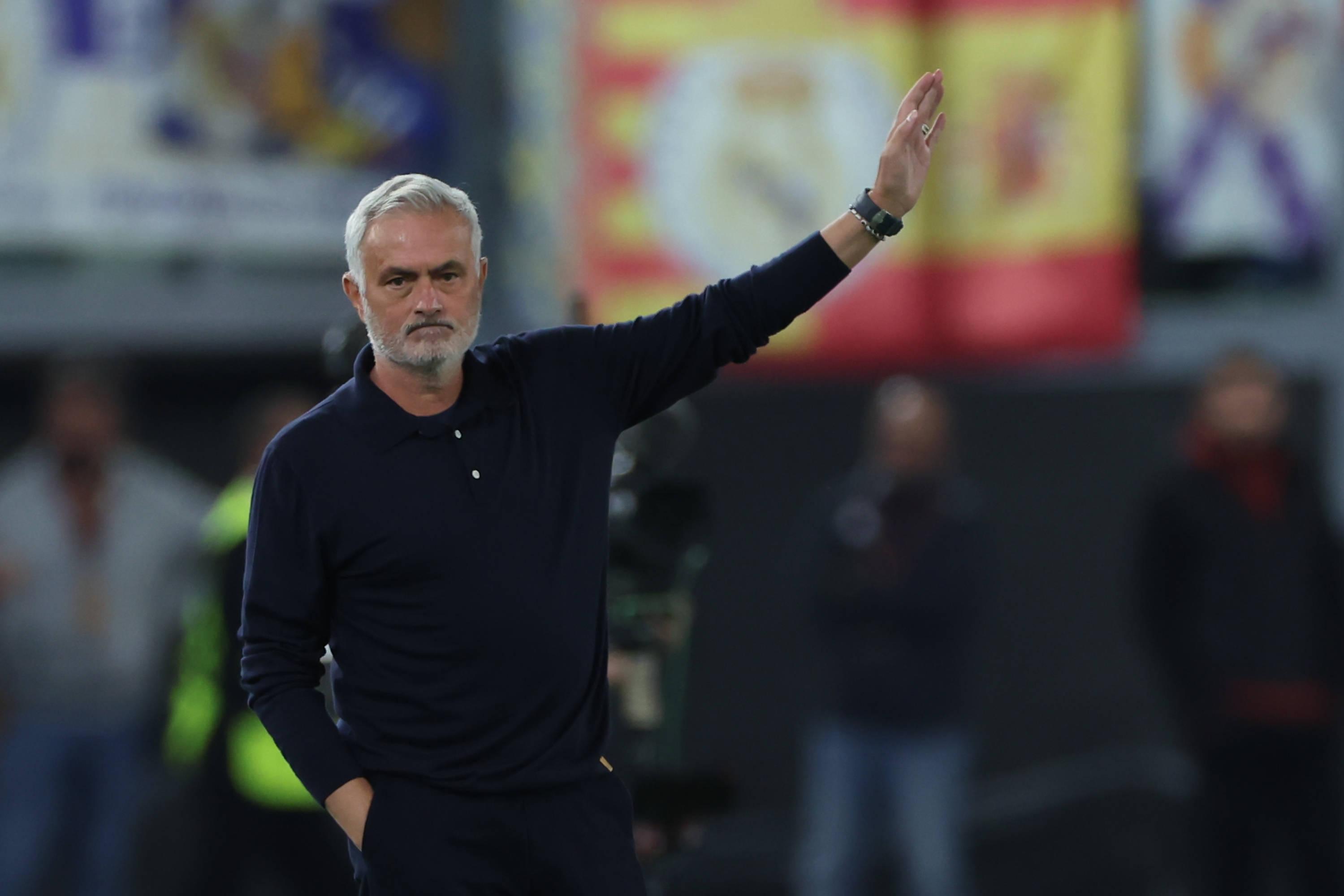 José Mourinho regressou a Roma e sorriu