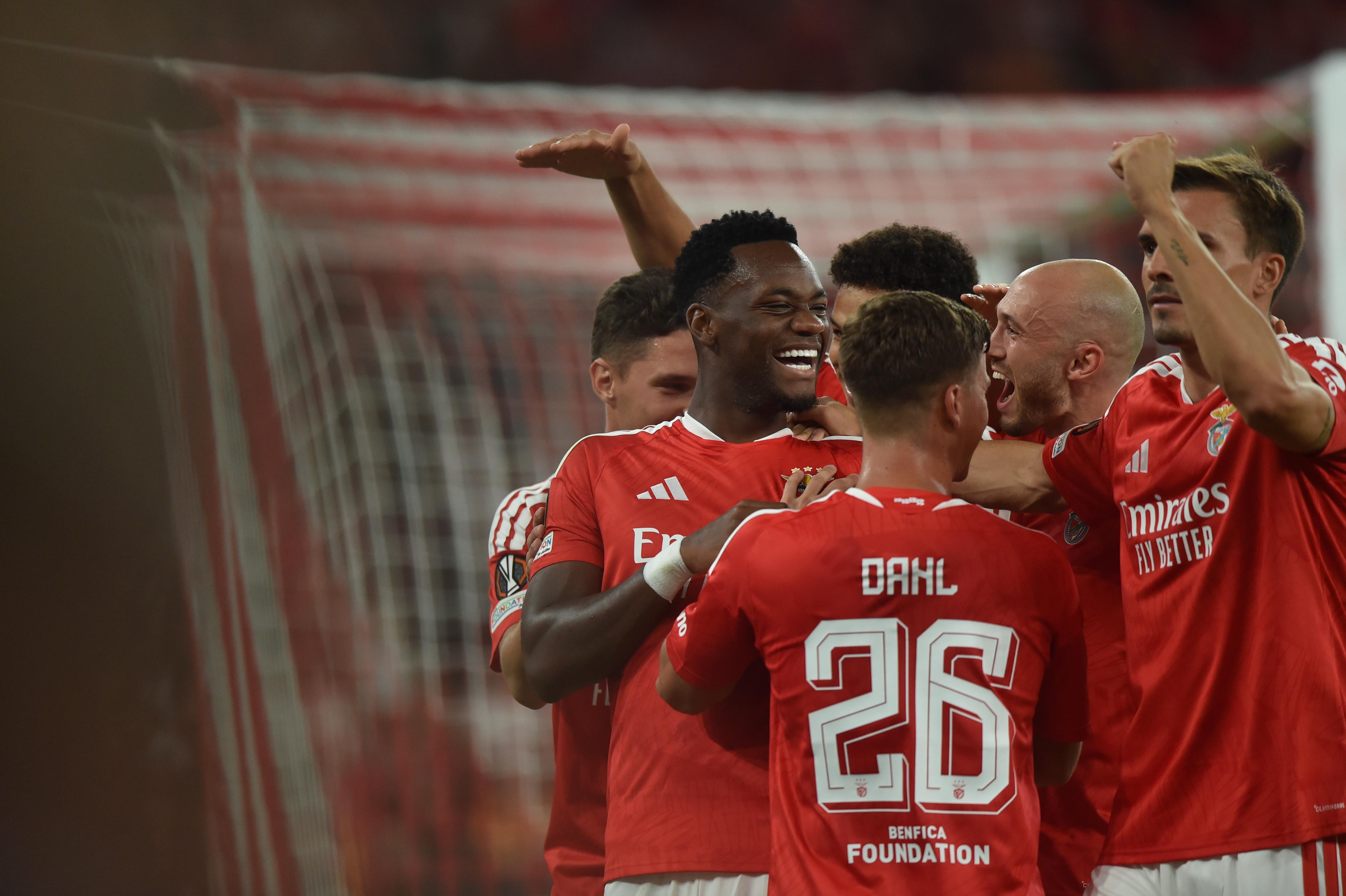 Durán ri-se após o penálti à Panenka. Foto Miguel Nunes