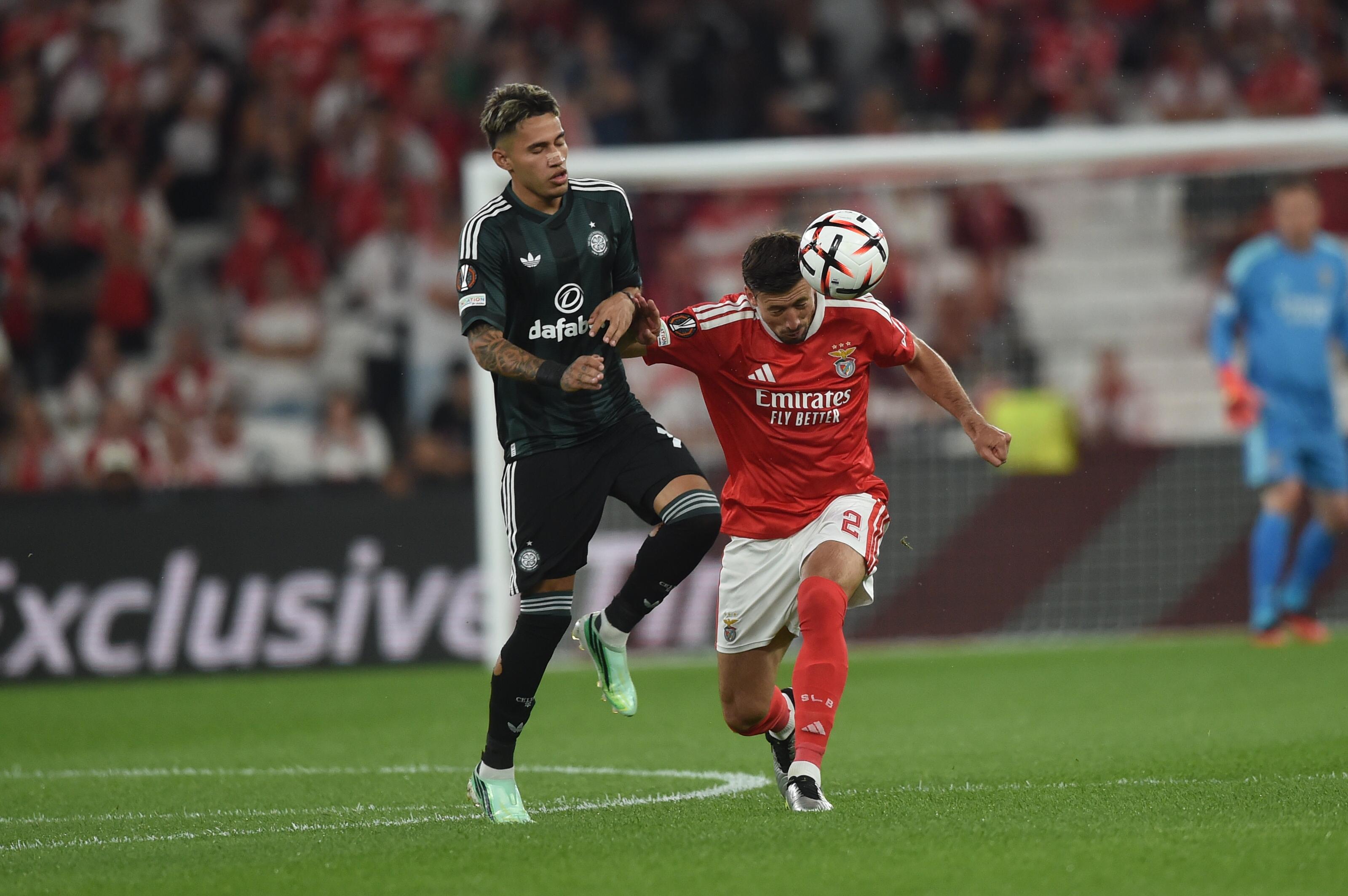 Lenglet vai de cabeça. Foto Miguel Nunes