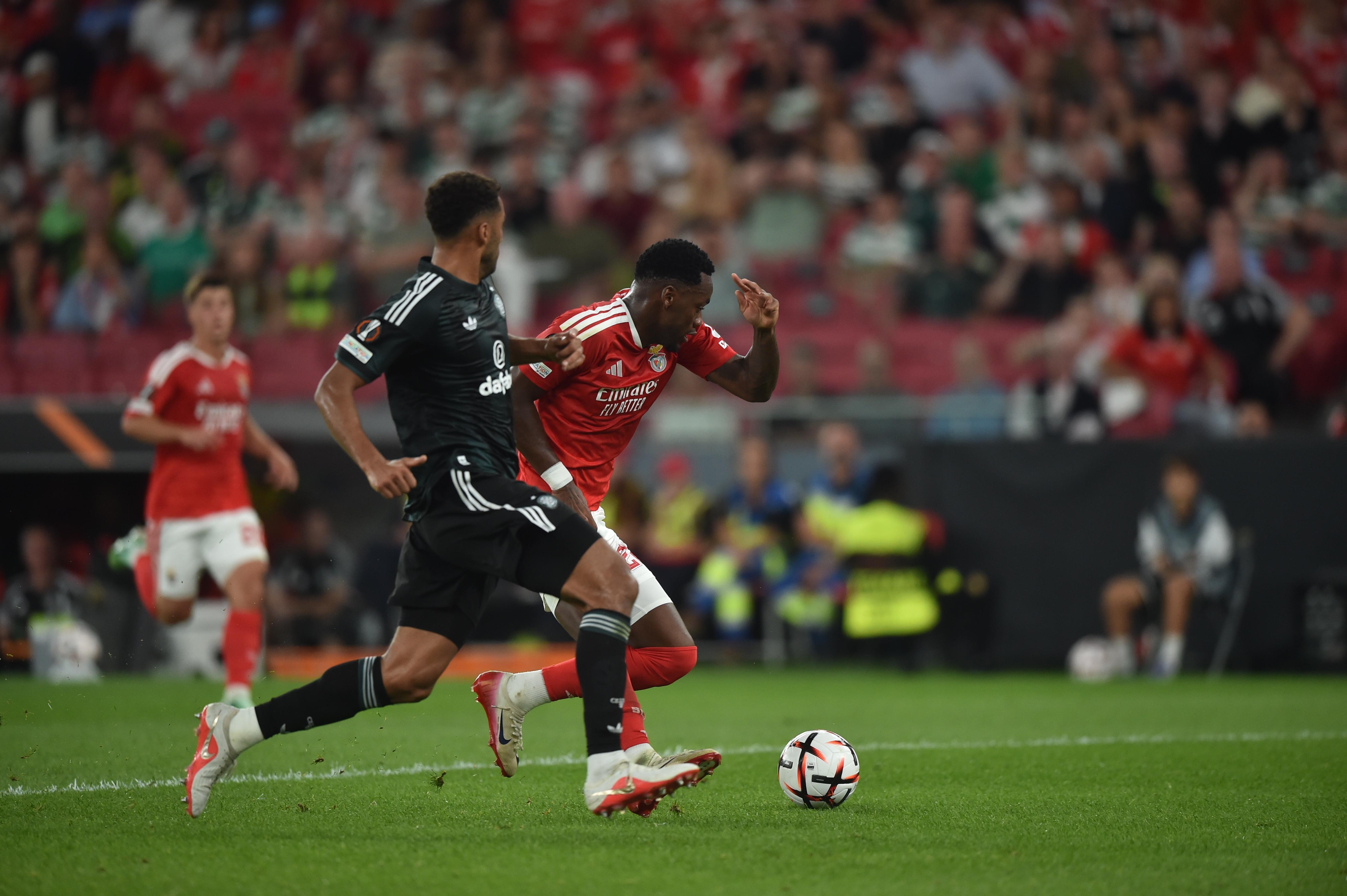 Durán arranca para fazer o terceiro golo. Foto Miguel Nunes