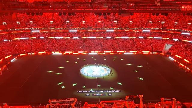 Hino e entrada das equipas no Benfica-Celtic