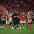 Marco Silva com Echeverri e Prestianni (foto: Miguel Nunes)