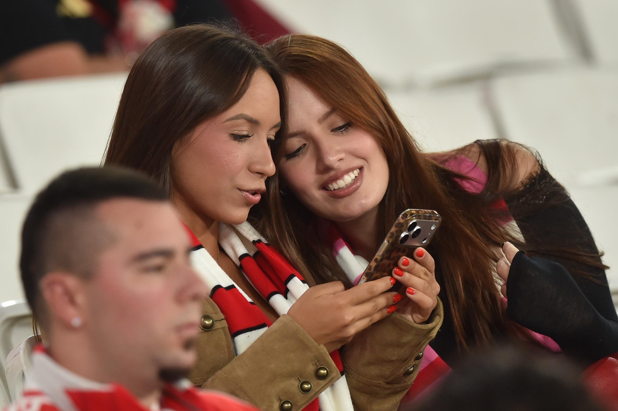 Fãs do Benfica antes do jogo. Foto Miguel Nunes