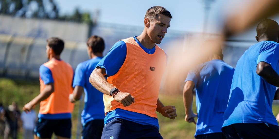 Bednarek já estará disponível para o encontro com o PSV - Foto: FC PORTO