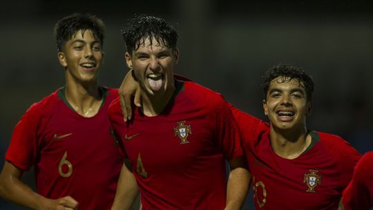 Portugal vence a Albânia no arranque da qualificação para o Europeu