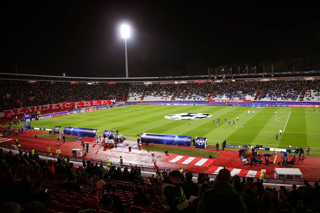 Sérvia castigada pela UEFA após cânticos racistas