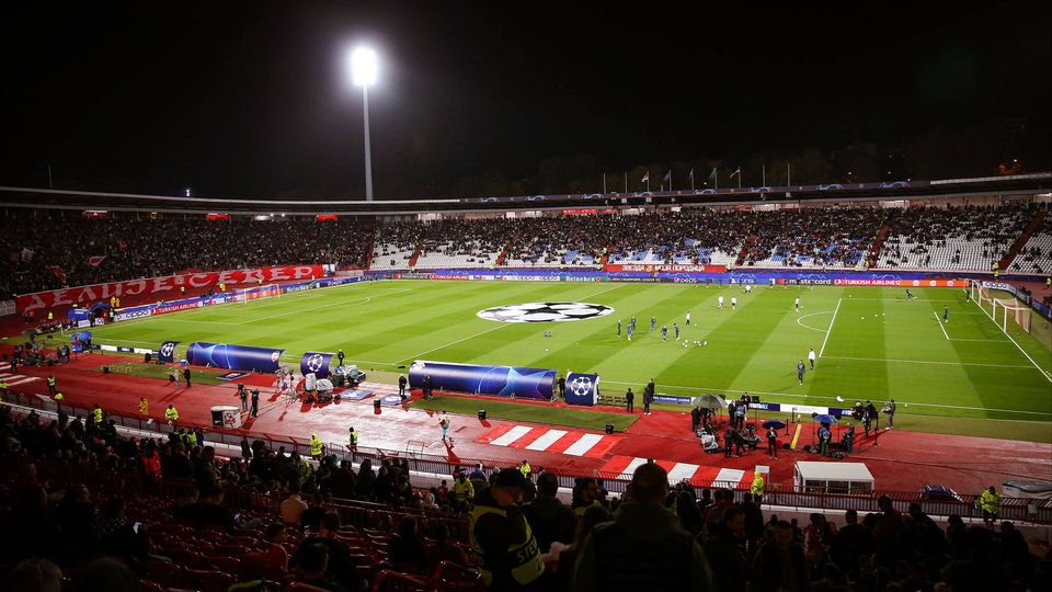 Sérvia castigada pela UEFA após cânticos racistas