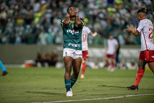 Selecionador brasileiro pede calma com Endrick mas assume: «Pode ser lendário»