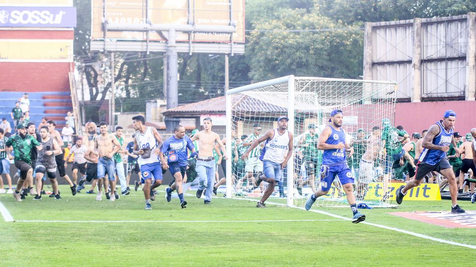 Coritiba e Cruzeiro arriscam castigo muito pesado após confrontos entre adeptos