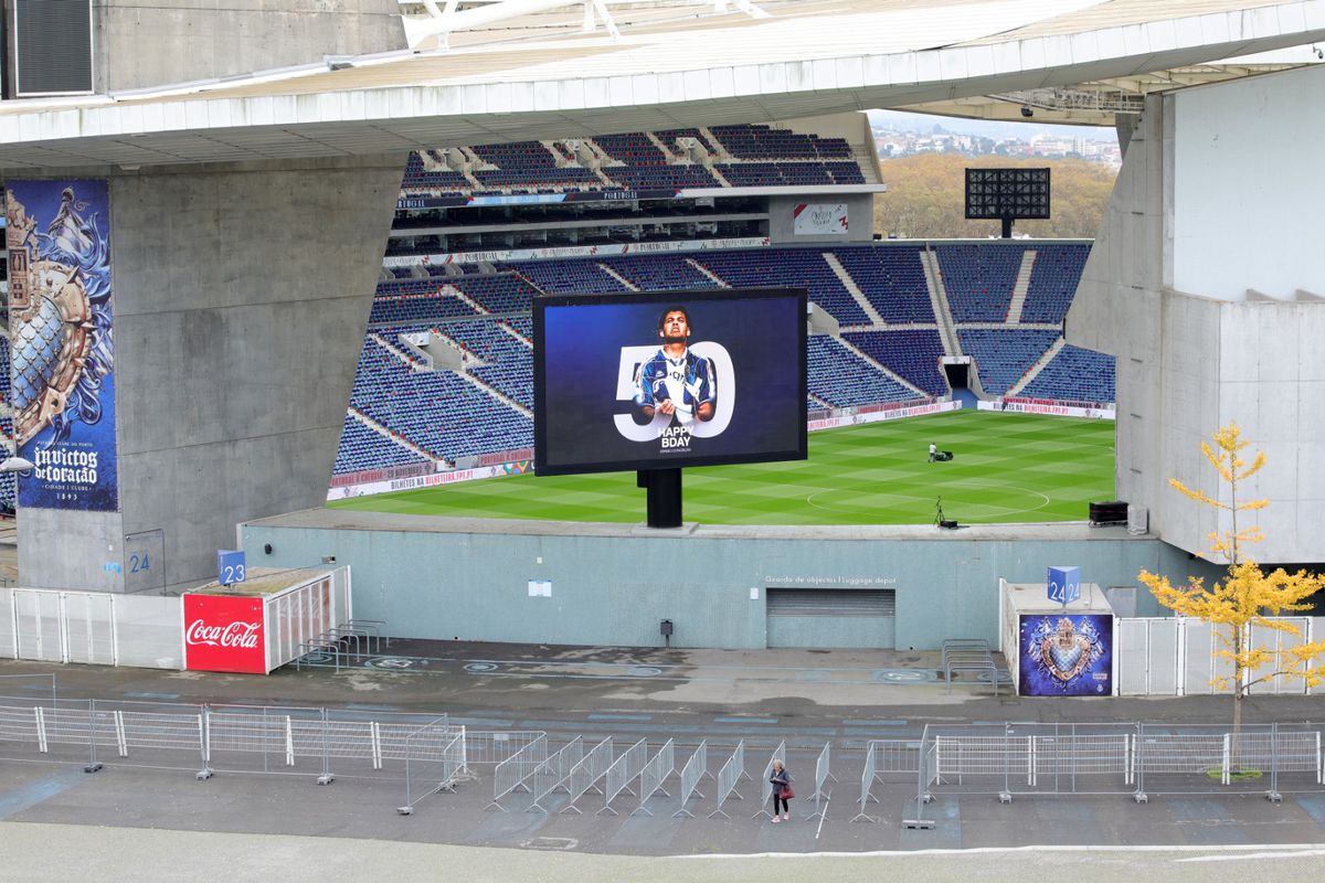 FC Porto: 50.º aniversário de Sérgio Conceição assinalado no Dragão