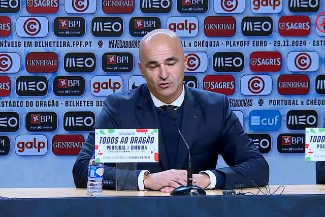 Que correções fez Roberto Martínez ao intervalo do jogo com a Polónia