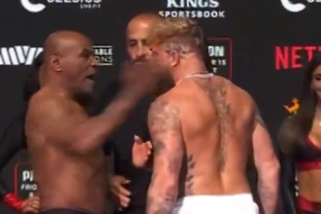 Vídeo: Mike Tyson 'aquece' com bofetada a Jake Paul