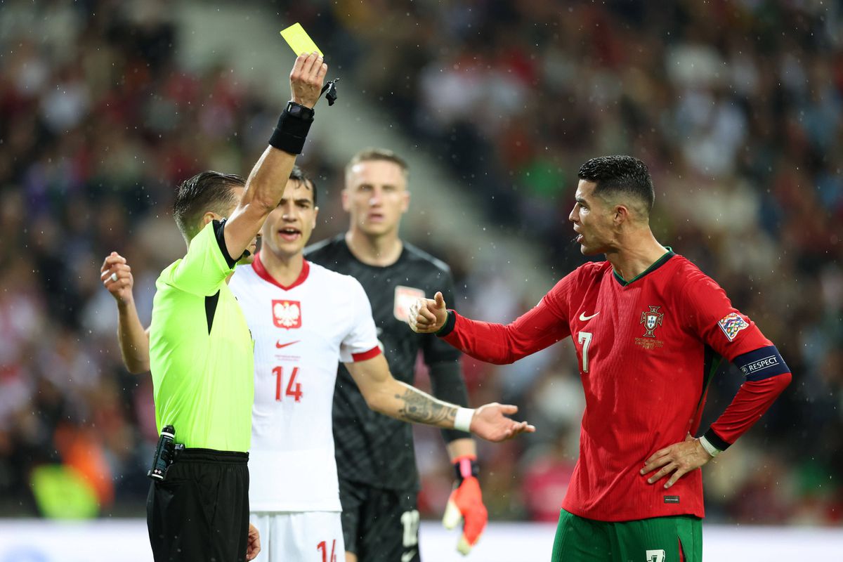 Portugal-Polónia, 5-1 Duarte Gomes analisa arbitragem: «Má avaliação de entrada muito dura sobre João Neves»