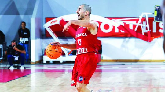 Benfica vence Galomar e continua imbatível