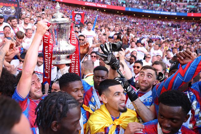 Equipa do Crystal Palace festeja conquista da Taça de Inglaterra