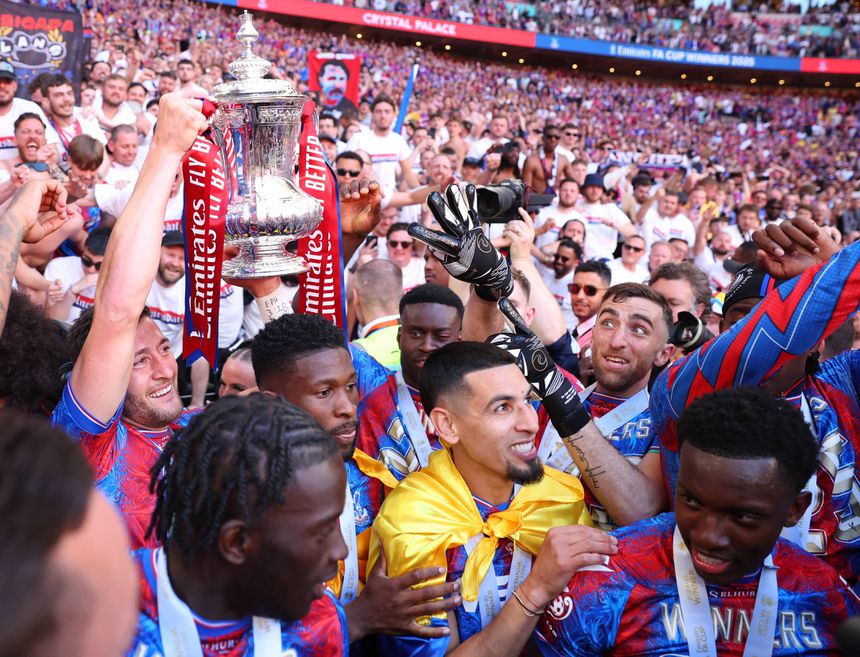 Equipa do Crystal Palace festeja conquista da Taça de Inglaterra