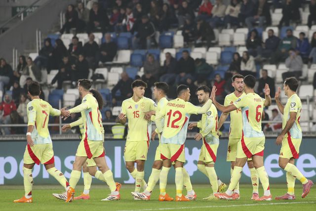 Goleada espanhola teve vários protagonistas - Foto: DAVID MDZINARISHVILI/EPA