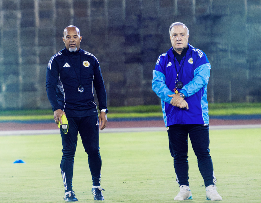 Dick Advocaat ao serviço de Curaçau - Foto: X/@TheBlueWaveFFK
