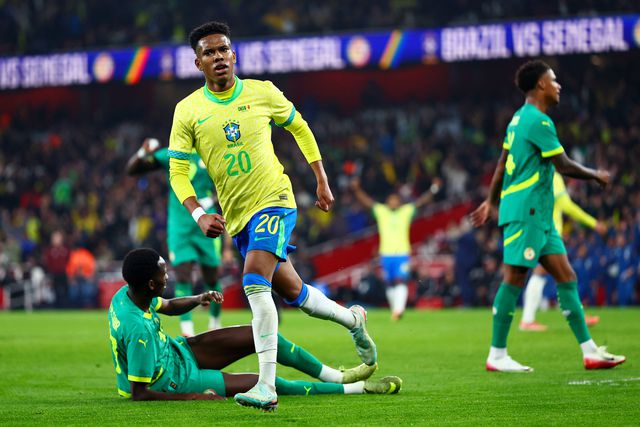 Estêvão já leva quatro golos com a camisola do Brasil