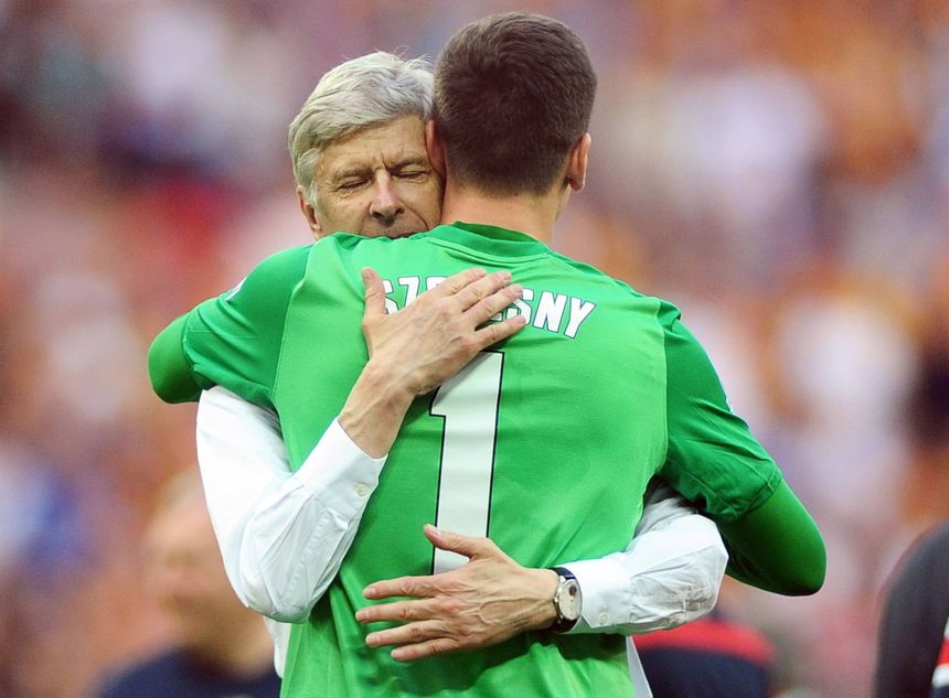 Arsene Wenger e Szczesny no Arsenal