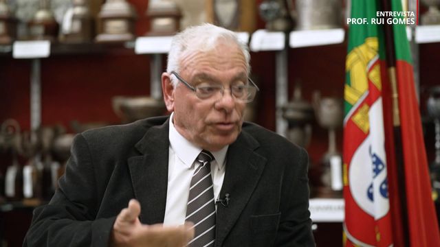 O miúdo que tudo fazia para ler A BOLA