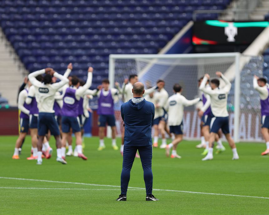 Roberto Martínez vai mexer no onze de Portugal