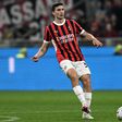 Mattia Caldara ao serviço do Milan