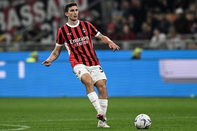 Mattia Caldara ao serviço do Milan