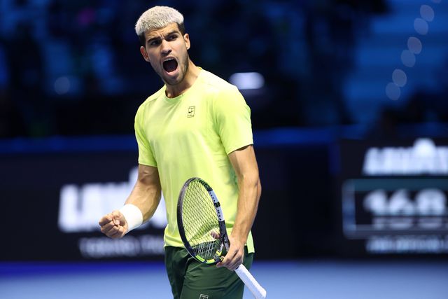 Carlos Alcaraz celebra vitória sobre Auger-Aliassime