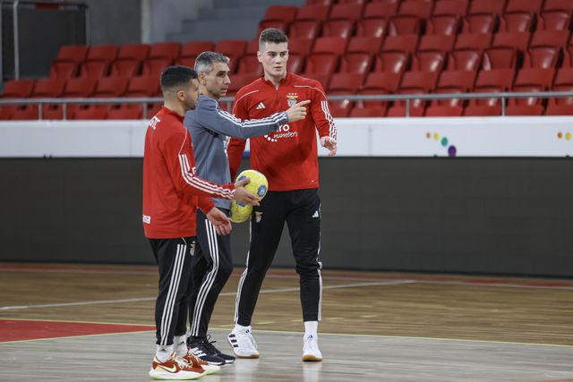 Benfica prepara «com expectativa» meia-final da Supertaça com Marítimo