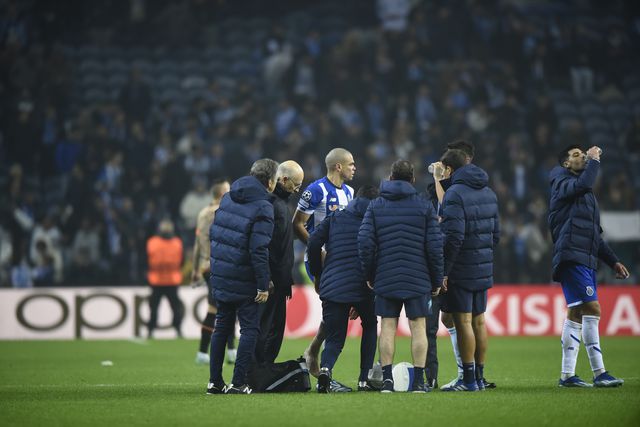 FC Porto: Pepe condicionado no regresso aos treinos