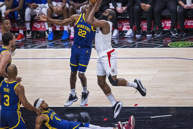 Harden entra na história em vitória dos Clippers sobre os Warriors