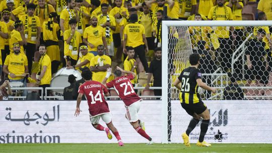 Mundial de Clubes: Benzema falha penálti e Al Ahly segue em frente