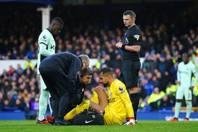 Departamento médico com 3 novos clientes e são 12 os indisponíveis para Pochettino