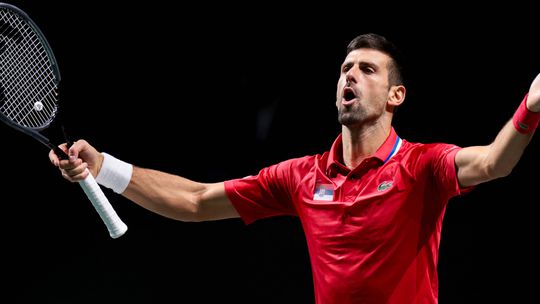 É «só» um alongamento: Djokovic lança desafio para os corajosos (vídeo)