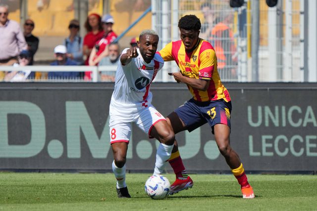 Inacreditável! Autogolo surreal deu o empate ao Monza (vídeo)