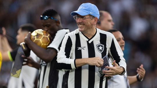 John Textor provoca Al Khelaifi antes do PSG-Lyon