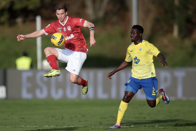 Arouca-Santa Clara: obra de arte de Jason Remeseiro dá importante triunfo aos lobos