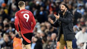 Lenda do Man. Utd arrasa avançado de Amorim: «Pelo amor de Deus!»
